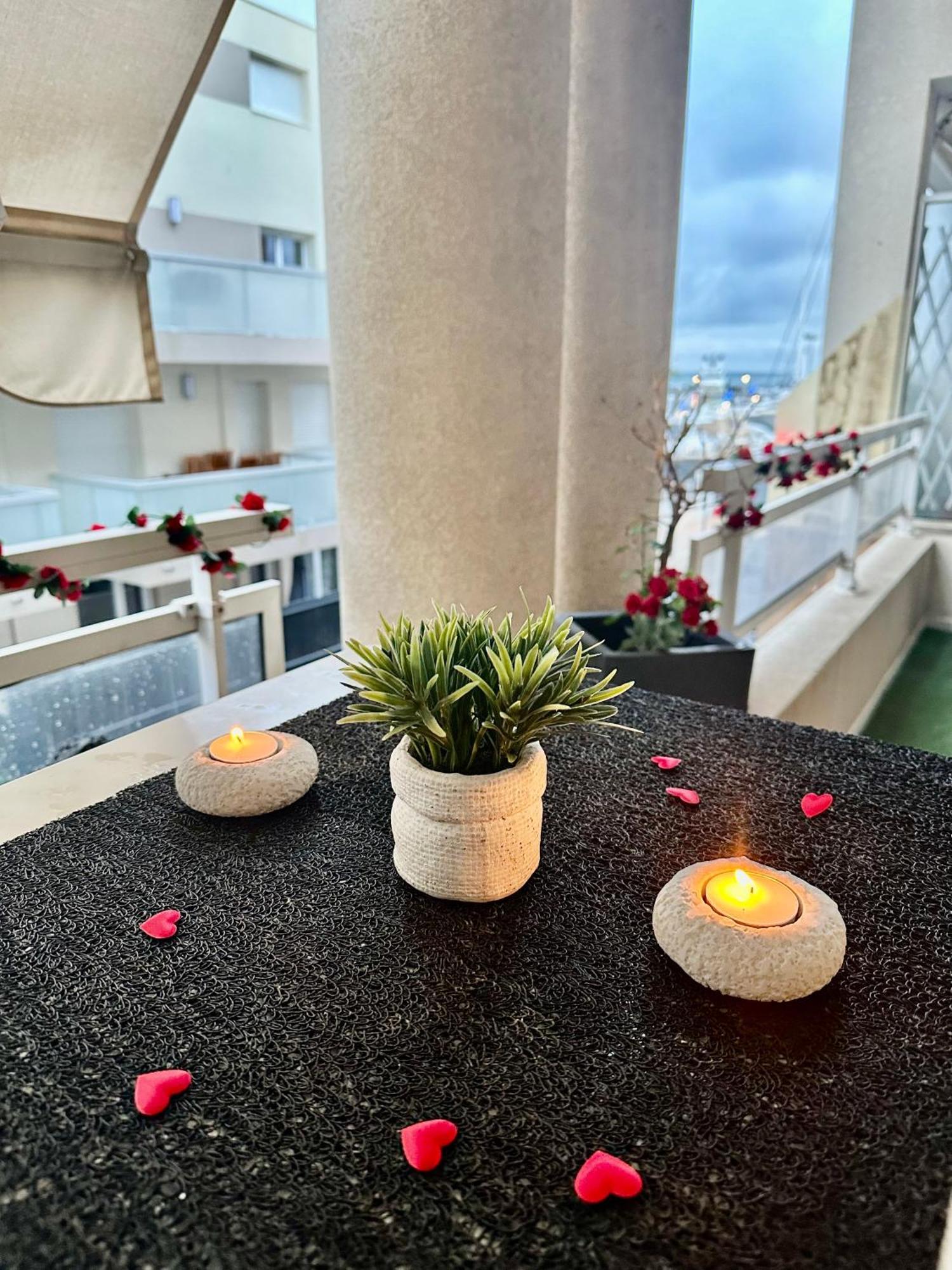 Amour Azur Appartement Pour 2 Avec Jacuzzi Et Terrasse A 2 Minutes De La Mer Vallauris Esterno foto